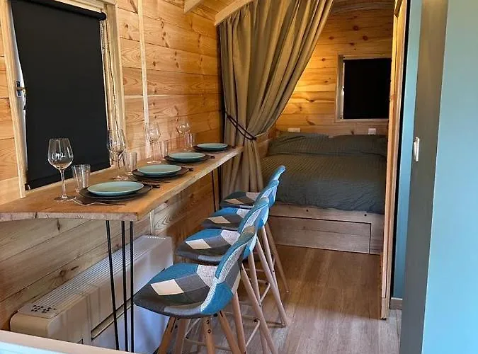 La Roulotte De Lois & Clara Luxe tent